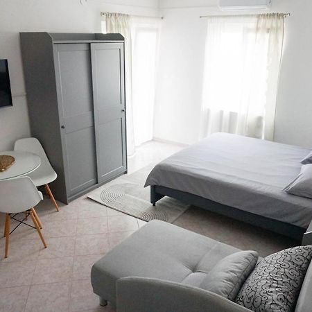 Apartments By The Sea Sukosan, Zadar - 6229 Екстер'єр фото