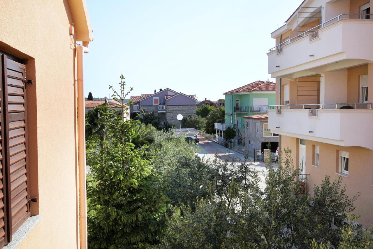 Apartments By The Sea Sukosan, Zadar - 6229 Екстер'єр фото